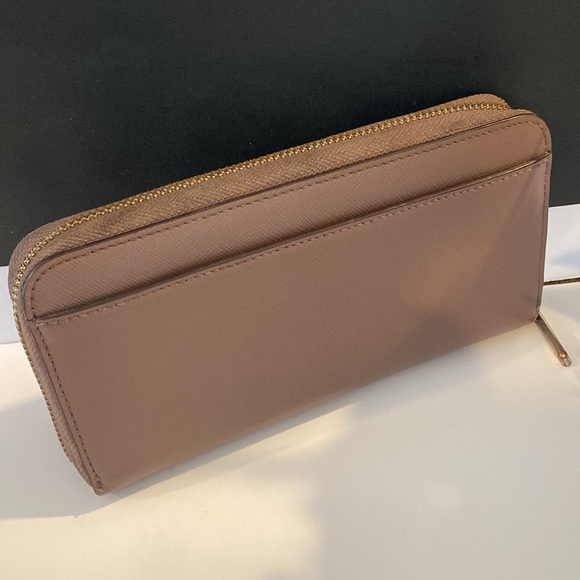 Kate Spade Wallet - Picture 3 of 9